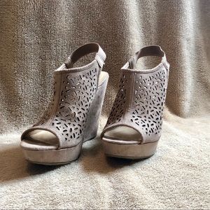 Chinese Laundry Wedges Size 7